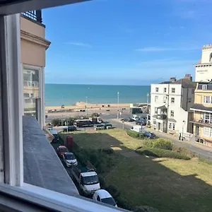 apt-garden-square-central-2-bed-sea-view.brighton-hotels-england.com/